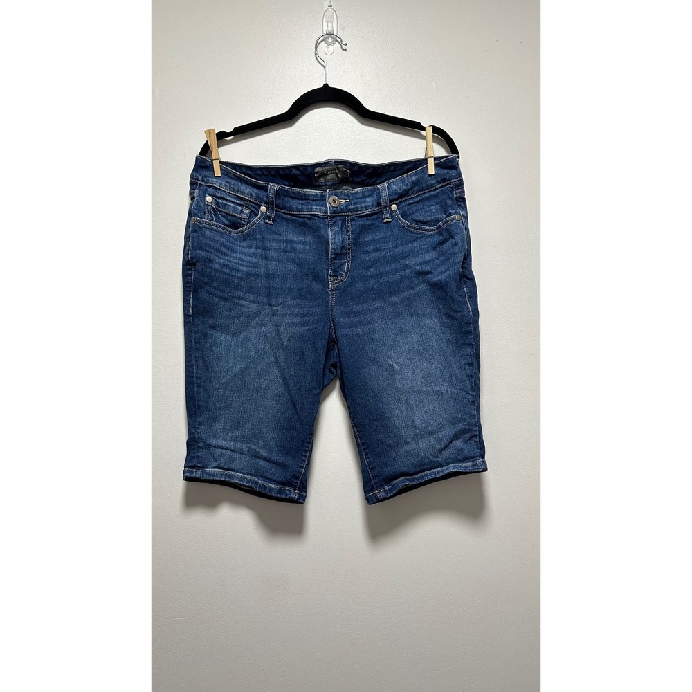 Torrid Womens Plus Size 14 Medium Wash Denim Bermuda Shorts Stretch Blue Jeans